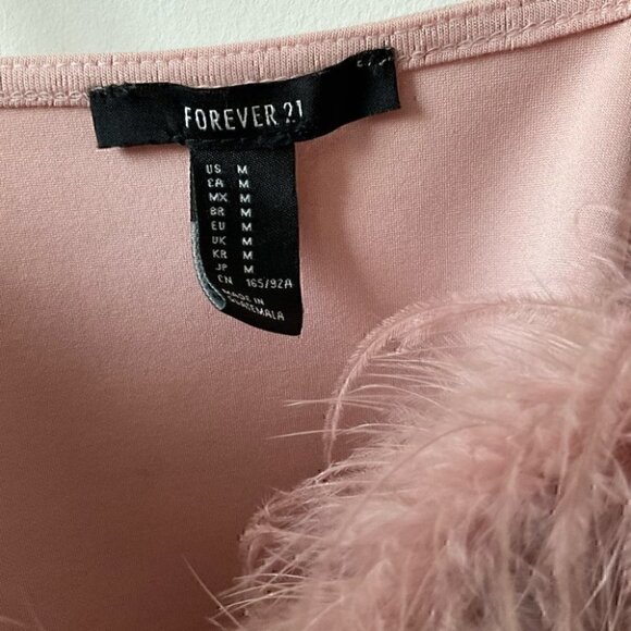 Y2K Inspired Forever 21 Pink Fur Lined Crop Top M - Picture 3 of 4